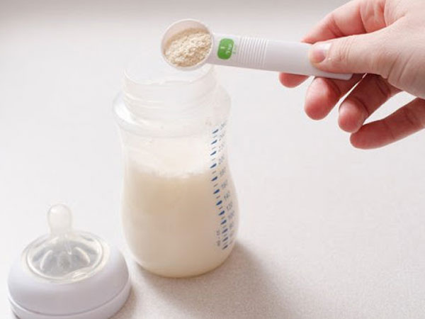 Hướng dẫn cách pha sữa bột cho bé đảm bảo dinh dưỡng