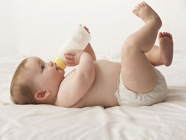 Sữa bột và những điều cần chú ý khi pha sữa cho con